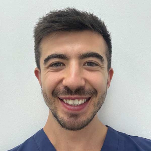 Dr. Oliver Tomlinson